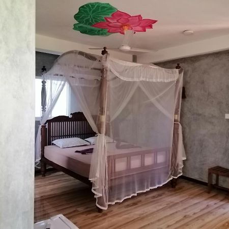 Thambili Beach Room Hikkaduwa Exterior photo